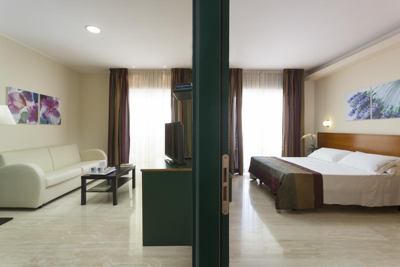 Astoria Suite Hotel Rimini Exterior foto